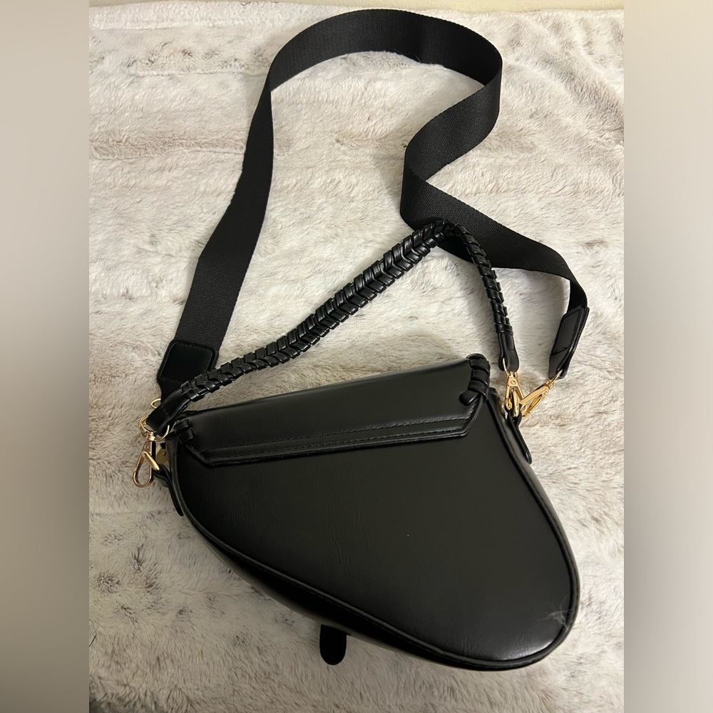 Black Purse - Picture 2 of 5